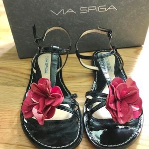 Via Spiga Henna t-strap sandals black size 6.5